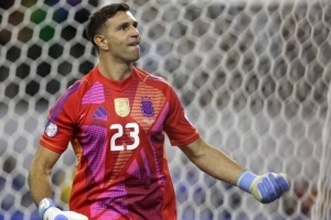 华体会体育-斯卡洛尼：如果能去曼联大马丁一定很高兴，但现在他也一切OK